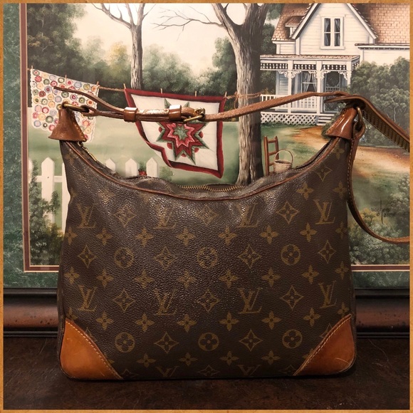 Louis Vuitton Handbags - Authentic Louis Vuitton Boulogne 30
